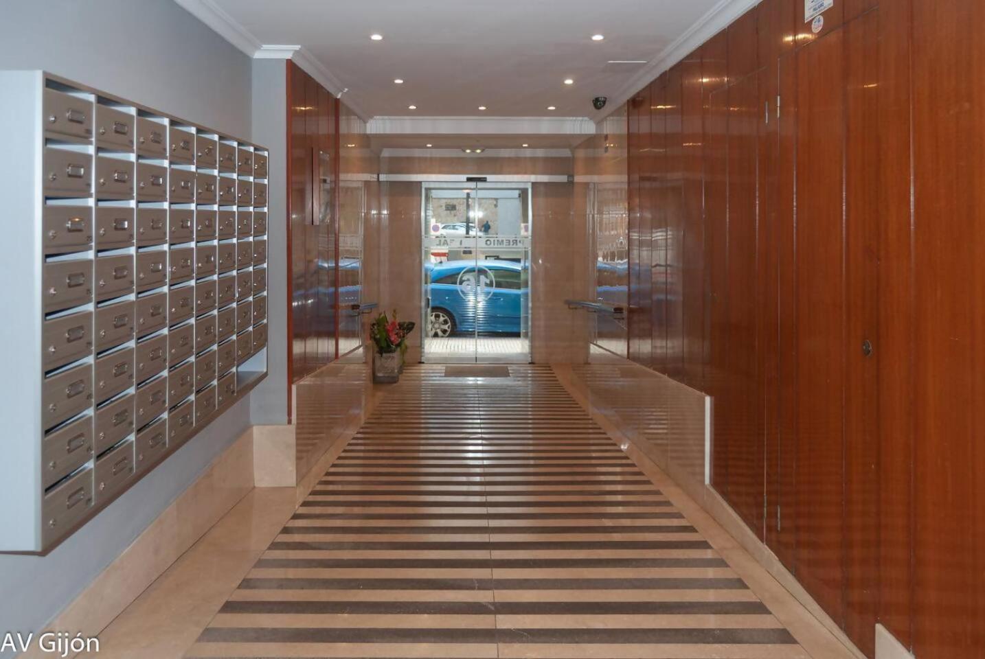 Av Premio Real 16 Apartment Gijon Exterior photo